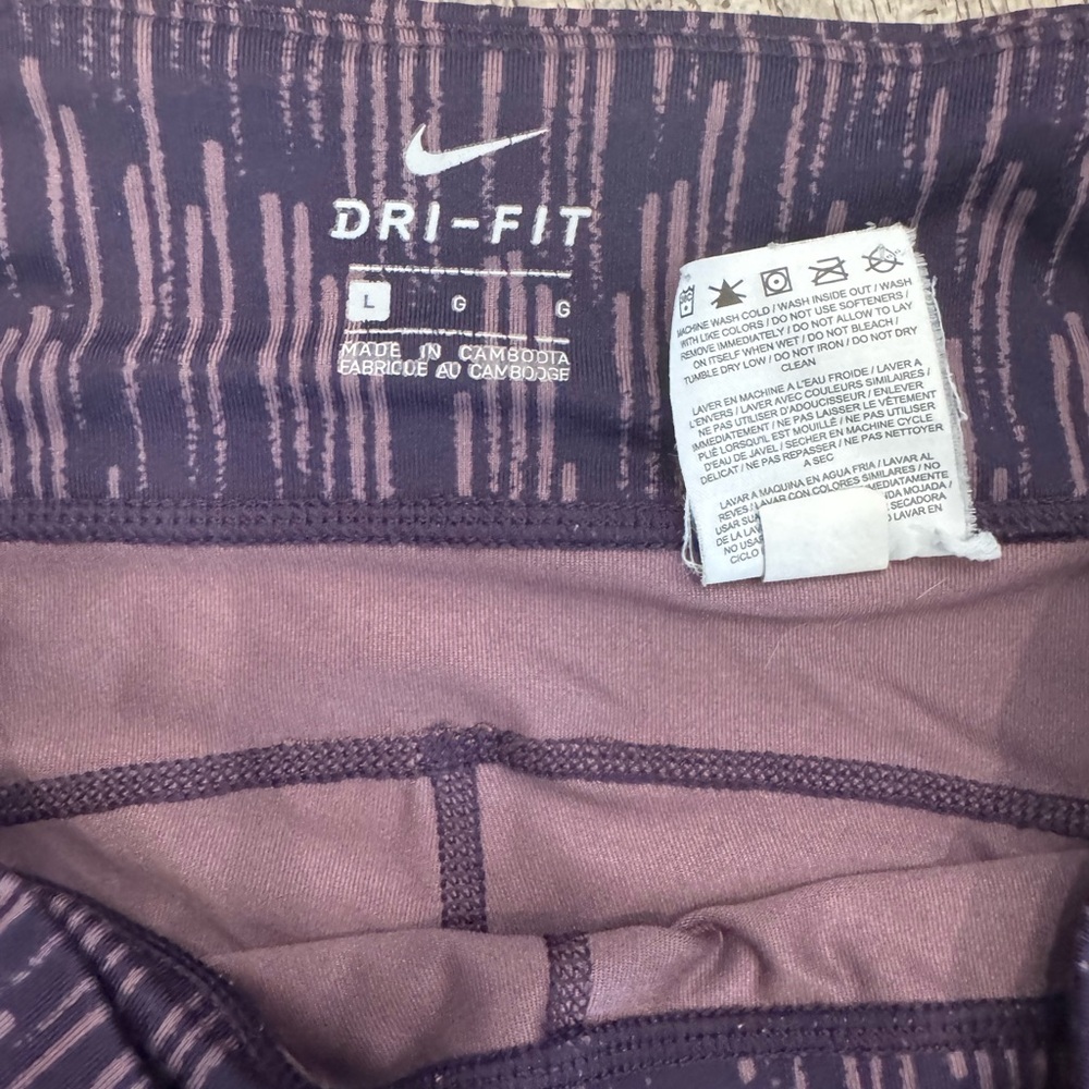 Nike Women's running Purple Patterned cropped Leggings size large - Picture 3 of 8